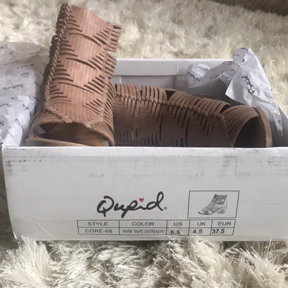 Qupid Woven Caged Peep Toe Heeled Sandals - Picture 2 of 7